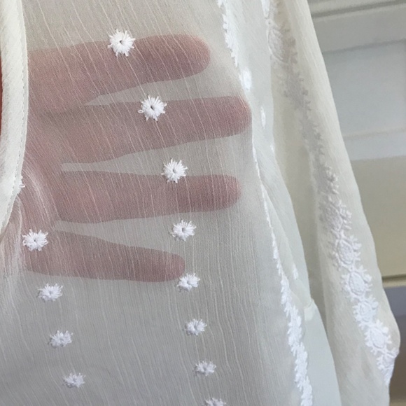 TORRID White Embroidered Blouse Sheer 3/4 Sleeves Women’s Plus Size 1X - Picture 14 of 16